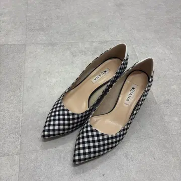 DIANA 체크 무늬 스틸레토 펌프스