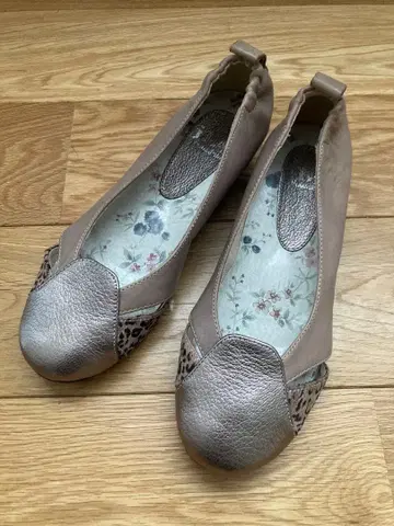 천연 가죽 로우힐 펌프스 브론즈 꽃무늬 그레이지 22.5 레오파드 무늬