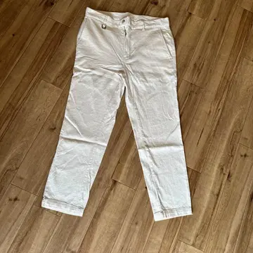 베티 스미스 화이트 린넨 치노 팬츠