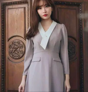 her lip to 샹티이 미디 드레스