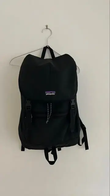 Patagonia 블랙 백팩