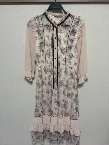 엑시즈팜 꽃무늬 원피스