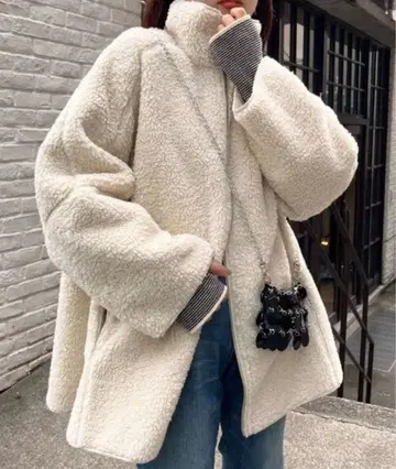 차오패닉 티피 페이크 무스탕 리버서블 보아 아우터