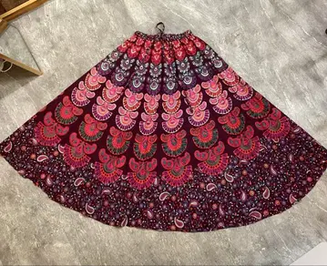 플레어 스커트 보라색 계열 꽃무늬 페이즐리