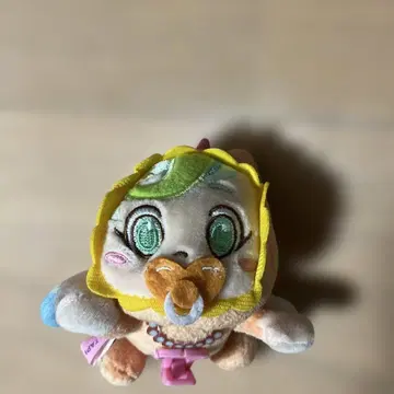 베비타피 에무씨짱 어깨 위 마스코트