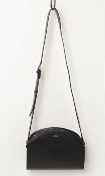 A.P.C 블랙 가죽 숄더백