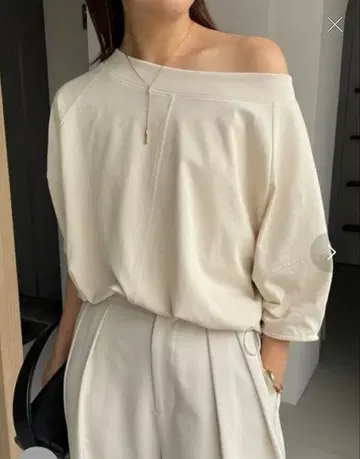 드로스트 보트넥 티셔츠