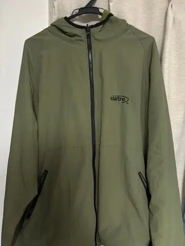 ciatre 후드 부착 올리브 그린 리버서블 자켓
