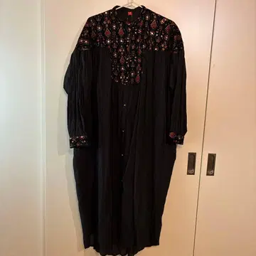 블랙 자수 셔츠 원피스