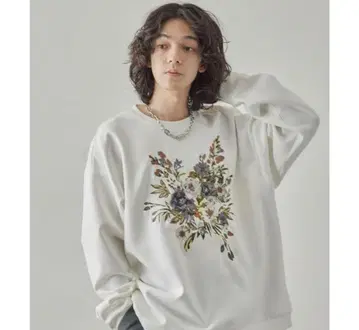 준 레드 맨투맨 플라워 콜라주 종이상자 맨투맨