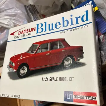 DATSUN Bluebird 1300 Deluxe 1/24