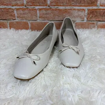 [ 새상품급 ] 23.5 LE TALON 펌프스 발레 슈즈 리본