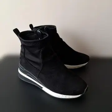 블랙 스트레치 스니커즈 숏부츠 M 사이즈