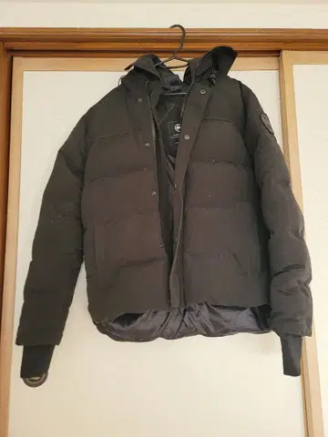 CANADA GOOSE 블랙 다운 자켓 M
