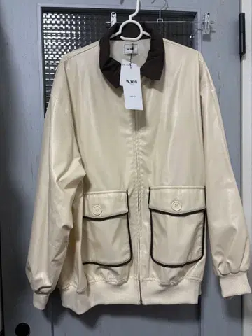택 포함 W.W.G 크림색 자켓 F 사이즈