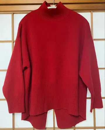 [ HoneysuckleRose ] 터틀넥 니트 레드