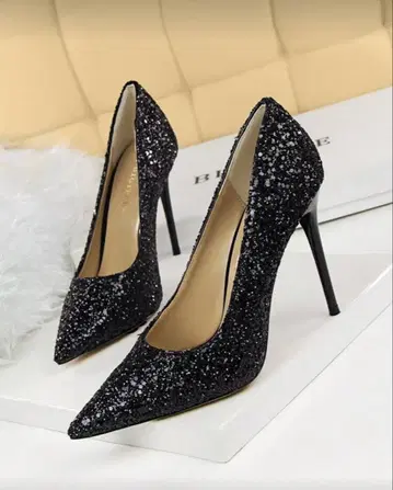 블랙 글리터 하이힐