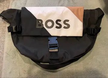[ 새상품급 ] BOSS 숄더백