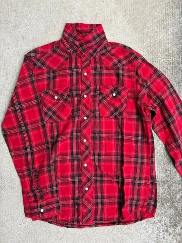 빨간색과 블랙 체크 플란넬 셔츠 긴팔