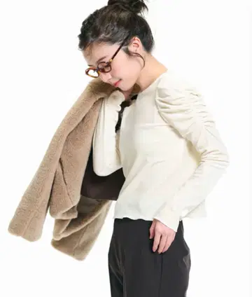 벨로아 셔링 상의