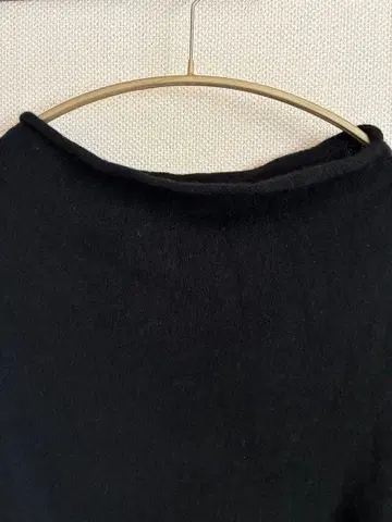 Plantation 긴팔 니트 스웨터 블랙