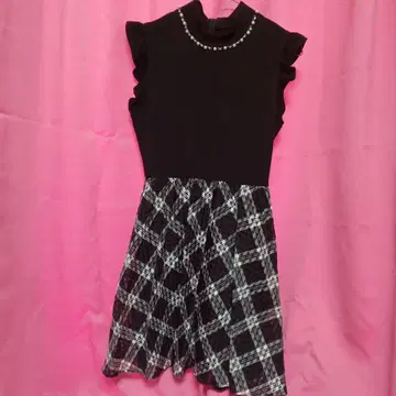 슬리브리스 원피스 블랙과 화이트 체크 무늬