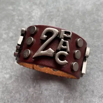 데드스탁 2PAC 가죽 스터드 뱅글 팔찌