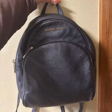 MICHAEL KORS 네이비 백팩