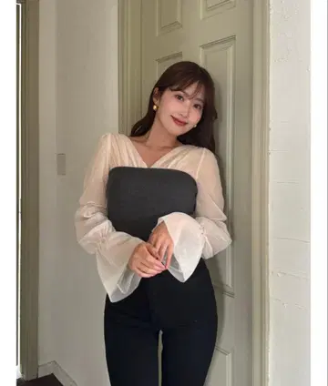 Her lip to For her Tulle Sleeve Knit Top