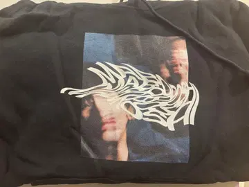 유즈 마보로시 후드티