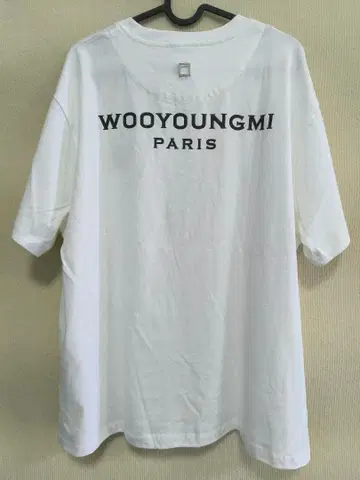 WYM 로고 자수 화이트 T셔츠