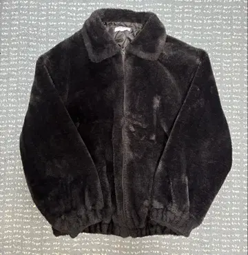 블랙 퍼 자켓 LILL