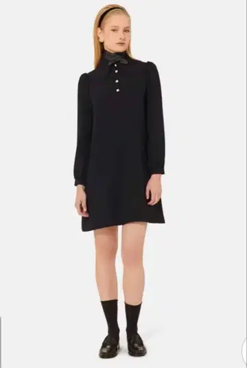 TARA JARMON 블랙 원피스 무릎 위 기장