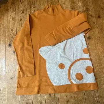 드럭 스토어즈F 오렌지 하이넥 트레이닝복 돼지 디자인