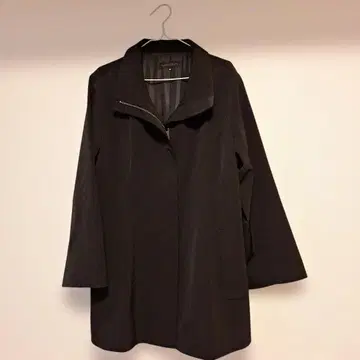 블랙 테일러드 자켓 지퍼 포함