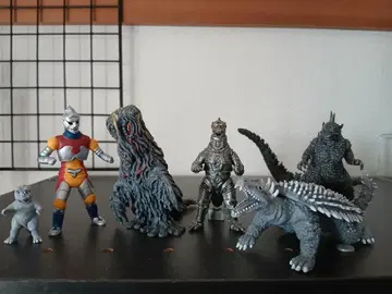 고질라 피규어 세트