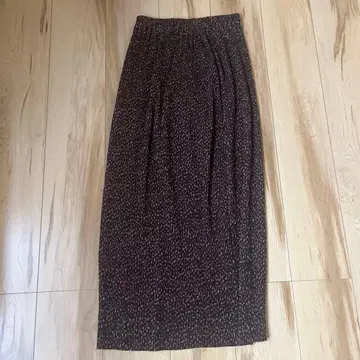 아파트 바이 로리즈 브라운 플리츠 스커트