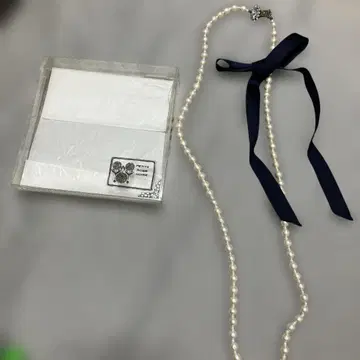 착용 2회 petite robe noire 코튼 펄 롱 목걸이