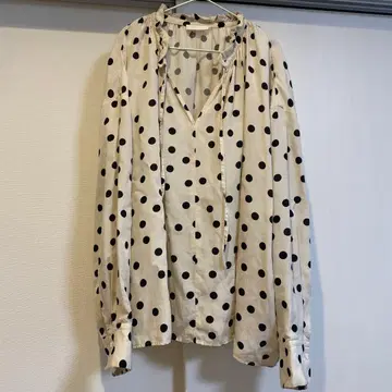 투모로우랜드 Ballsey 도트 프린트 넥 개더 블라우스