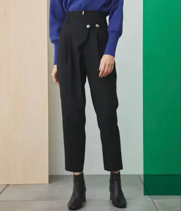 [ 미사용 ] UNITEDTOKYO 더블 허리 슬랙스 하이웨스트