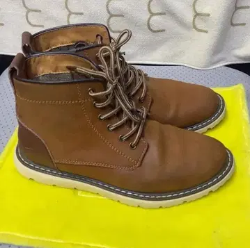 브라운 가죽 레이스업 부츠