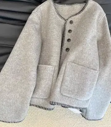 그레이 울 자켓 버튼 포함
