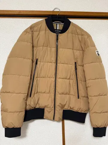 휴고보스 봄버 자켓 카멜색