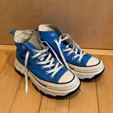 컨버스 파랑 통굽 하이컷 스니커즈 24.5