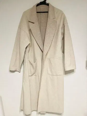 화이트 베이지 롱 코트