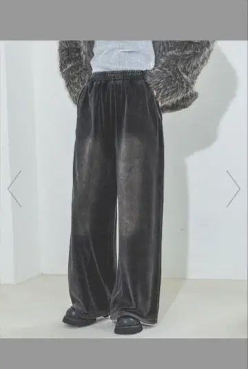 JEANASIS 블리치 벨로아 와이드 팬츠 블랙 계열