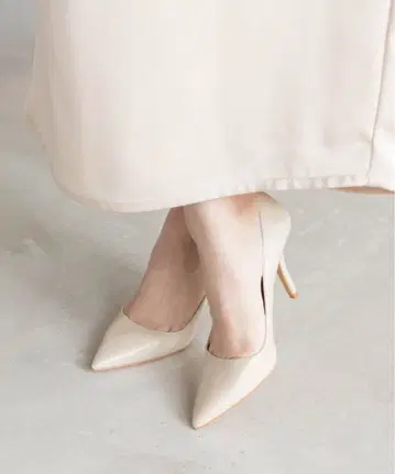 RANDA 베이지 스틸레토 하이힐