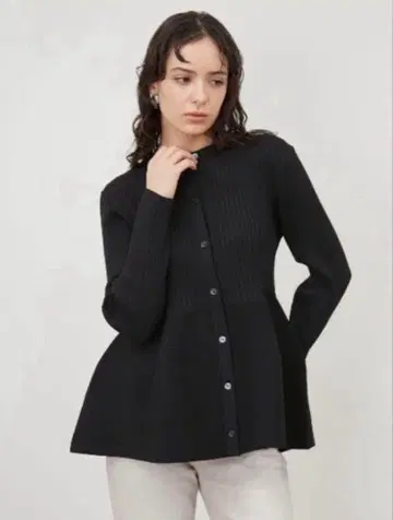 미라 오웬 쉘 조절 단추 페플럼 디자인 리브 니트 가디건