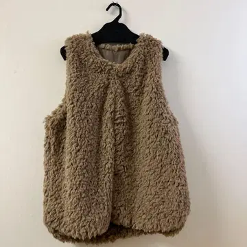 베이지 보아 슬리브리스 자켓