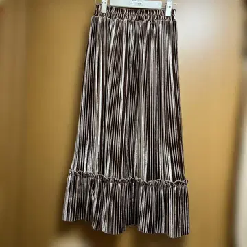 Clice de Paris 브라운 계열 플리츠 스커트 프릴 밑단